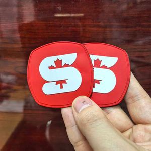 Patchs en PVC souple 3D personnalisés avec logo en relief, transferts en silicone, étiquettes en caoutchouc avec dos auto-agrippant pour vêtements - Product Image 1