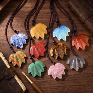 Collier en agate de cristal naturel 1689 en forme de feuille d'érable <span class=keywords><strong>canadienne</strong></span> - Origine Jinhua, approvisionnement transfrontalier - Product Image 1
