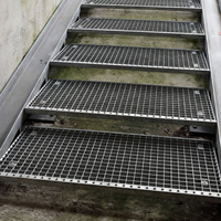 Escaliers de secours en métal industriel, marches galvanisées, marches composites pour l'extérieur, norme de sécurité élevée