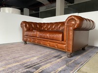 Canapé Chesterfield trois places carré en cuir véritable marron vintage, extensible, style moderne du milieu du siècle, style européen, dossier capitonné en bois