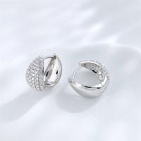 Orecchini a lobo con diamanti a mezzaluna in oro bianco 18K, con diamanti da laboratorio, orecchini raffinati, orecchini a polsino, orecchini alla moda