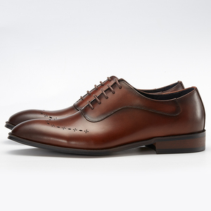 Chaussures habillées pour hommes de style européen, faites à la main en Italie, à bout pointu, décontractées et élégantes pour mariages et occasions d'automne - Product Image 4