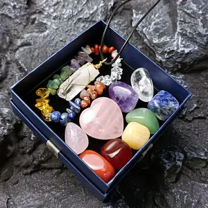 Juego de caja Venta caliente Meditación espiritual Cristal Corazón Curación Cristal 7 Chakra Piedra preciosa Feng Shui Cuarzo tallado