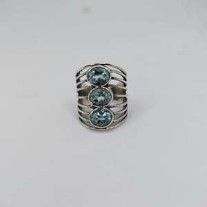 Anillo de Boda Clásico Apilable de Plata de Ley 925 con Topacio Azul Natural y Logotipo Personalizado para Fiesta de Mujeres - Product Image 1