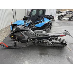 Ski-Doo Summit X 2021 con Paquete Expert 850 ERAVE 165 PowderMax 3.0 H_ALT, Pantalla Digital Cálida, Moto de Nieve para Invierno - Product Image 5