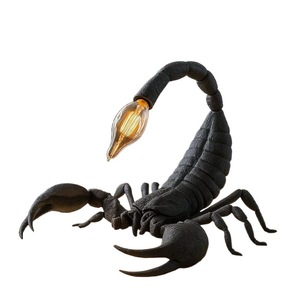 Lámpara de Escritorio Escorpio con Bombilla Incandescente E27, 25x18x12 cm, Control de Interruptor, Decoración Gótica para el Hogar, Lámpara de Mesa, Adorno de Escritorio - Product Image 5