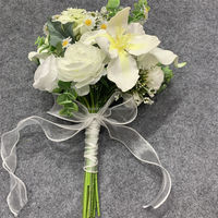 B-1286 Neuer Trend Hochzeitszubehör Seiden-Weiße Lilien Rosen Pfingstrosen Kurze Zweige Wildblumen Valentinstag Brautjungfern-Blumenstrauß