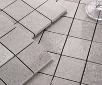 Mosaïque en pierre naturelle JYSTONE, carreaux carrés et hexagonaux en marbre pour la décoration moderne des murs de salle de bain, des crédences de cuisine et des sols.