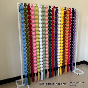 Guirlande <span class=keywords><strong>de</strong></span> boules en tissu <span class=keywords><strong>de</strong></span> soie <span class=keywords><strong>et</strong></span> mousse, Art moderne, Décorations <span class=keywords><strong>de</strong></span> <span class=keywords><strong>mariage</strong></span>, Ornements <span class=keywords><strong>photo</strong></span> pour fond <span class=keywords><strong>de</strong></span> fenêtre <span class=keywords><strong>et</strong></span> mur, Nouveauté, Faible MOQ - Product Image 2