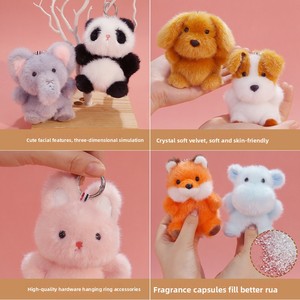 Serie Little Beanie, Llavero con Colgante de Elefante Súper Suave y Adorable, Peluche con Aroma - Product Image 5