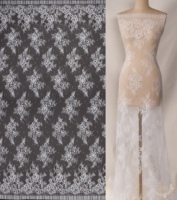 Tissu en dentelle française de la plus haute qualité, motif floral, dentelle élégante et raffinée pour robes