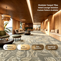 Dalles de moquette commerciales haut de gamme, modulaires, imprimées sur mesure pour les projets d'hôtels, de halls d'accueil, de salons, de couloirs et de bureaux