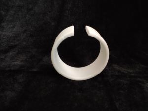 ייקה מתמחה בהתאמה אישית של חלקים מבניים בצורות מיוחדות מקרמיקה אלומינה 75%, 95%, 99% ומטליזציה קרמית. - Product Image 2