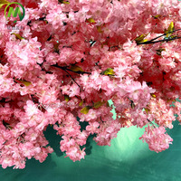 Maßgefertigter Rosa Bionischer Sakura-Blütenbaum Künstlicher Seidenblumen-Kirschbaum für Innenraum-Hochzeitsdekoration