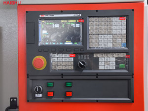 Tour CNC à 3 axes CK6150B-3 de haute qualité pour travaux lourds, fabriqué en Chine, avec fonction automatique. - Product Image 3