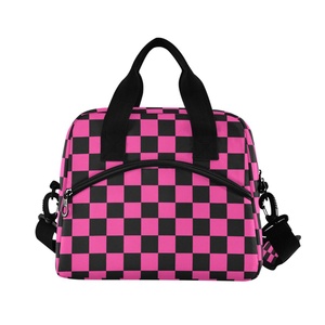 Bolsa Térmica Porta Alimentos Personalizada con Diseño a Cuadros Negro y Rosa para Mujer, con Correas para el Hombro - Product Image 2