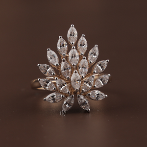 Anillo de Compromiso para Mujer en Plata, Oro de 10K, Oro de 14K, Oro de 18K, Diamante Cultivado en Laboratorio de 2.1 Quilates, Joyería Fina y Elegante para Novia - Product Image 1