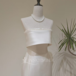 LY147 Magnifiques robes de mariée sirène en satin ivoire à col bateau et laçage - Product Image 4