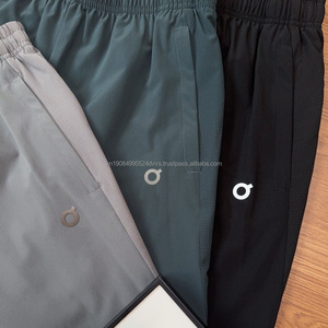 Shorts de course respirants et à séchage rapide pour hommes, vêtements de sport vendus en ligne, adaptés au jogging, au basketball et aux sports d'été. - Product Image 6