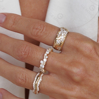 Gemnel Messing Stapelbarer Breiter Statement-Ring mit Organischer Wellenperlen-Textur und Eingefasstem Weißem Zirkonia – Auffälliger Fingerring für Damen, Edler Schmuck