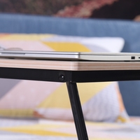 Économisez de l'espace Bureau debout pliable Ordinateur portable Petit-déjeuner pliant dans la table de lit