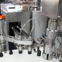 Machine de remplissage automatique de boissons et de poudres facile à utiliser, 50 ml, pour huile de teinture, avec contrôle par servomoteur et panneau de commande PLC+anglais