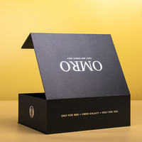 Boîte d'emballage de présentation de cadeau en papier noir de luxe personnalisé avec logo, stratification mate gaufrage revêtement UV pour offrir des cadeaux de bougie