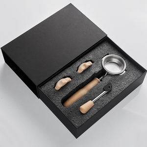 Coffret Cadeau – Ensemble de Porte-Filtres à Café en Acier Inoxydable avec Poignée en Bois (51mm, 54mm, 58mm) – Moderne, Écologique et Durable pour Machine à Expresso - Product Image 1