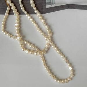 Collar de Clavícula de Oro de 14K Moderno y Versátil, Collar de Perlas Naturales de Agua Dulce de Alta Calidad para Mujer, Luz Intensa - Product Image 4