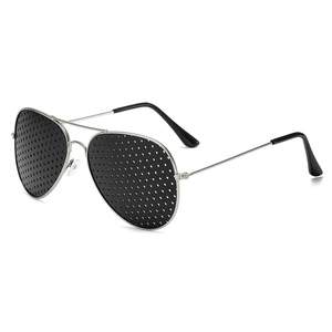 Gafas de Sol Polarizadas con Orificios Pinhole Boyarn, Antimiopía, Montura Completa, Gafas de Moda <span class=keywords><strong>para</strong></span> Ejercicios Oculares y Mejora de <span class=keywords><strong>la</strong></span> Visión - Product Image 3