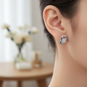 Boucles d'oreilles en forme de cœur en or blanc E1258, avec serti rond en zircon, pour femmes, cadeau romantique, bijoux à la mode - Product Image 2