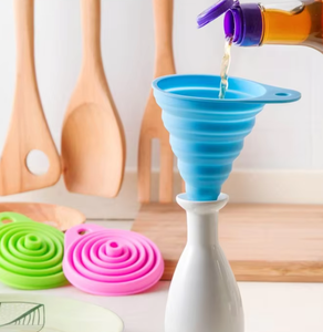 Collapsible <b>Silicone</b> Funnel Foldable Kitchen Gadget <b>Liquid</b> Oil Water Bottle Filling Transfer Funnel - Product Image 1