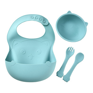 Vente chaude tendance produit nouveauté aspiration <span class=keywords><strong>Silicone</strong></span> bébé assiette <span class=keywords><strong>Table</strong></span> à manger tapis enfant couverts <span class=keywords><strong>Silicone</strong></span> bébé bavoir ensemble d'alimentation - Product Image 3