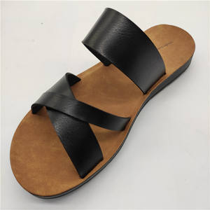Sandalias de cuero antideslizantes cómodas de suela blanda con <span class=keywords><strong>tiras</strong></span> cruzadas a la moda para uso en Playa y exteriores, Chanclas de un solo dedo - Product Image 4