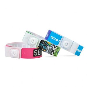 Pulseras de PVC Desechables Ajustables Personalizadas con Logotipo, Texto y Código QR para Promociones y Eventos - Product Image 2