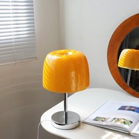 Lampe de table à LED USB à trois couleurs avec gradation progressive pour la chambre à coucher et le salon