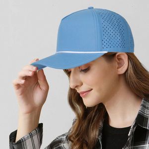 Casquette de baseball perforée avec logo personnalisé en polyester 100 %, découpe laser, avec corde, imperméable, pour le sport, vente en gros - Product Image 1
