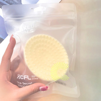 S,BELLE Brosse de massage pour le cuir chevelu en plastique, brosse à shampooing, brosse de massage confortable pour le bain et la douche, peigne à picots pour cheveux
