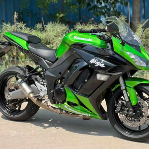 Motocyclette sportive 1000SX d'occasion, état inégal. Moteur 4 cylindres refroidi par liquide de 1000 cm³, Ninja 1000SX Ninja 1000SX Kaw - Product Image 5