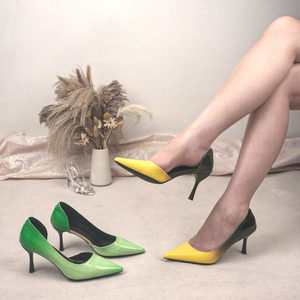 Chaussures de mariage pour femme grande <span class=keywords><strong>taille</strong></span> à talon fin, motif crocodile dégradé noir et jaune, bout pointu et découpe latérale - Product Image 5