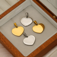 UJBOX Breloque Cœur Personnalisable au Laser en Acier Inoxydable Plaqué Or 18K Poli Miroir avec Anneau pour Fabrication de Bijoux