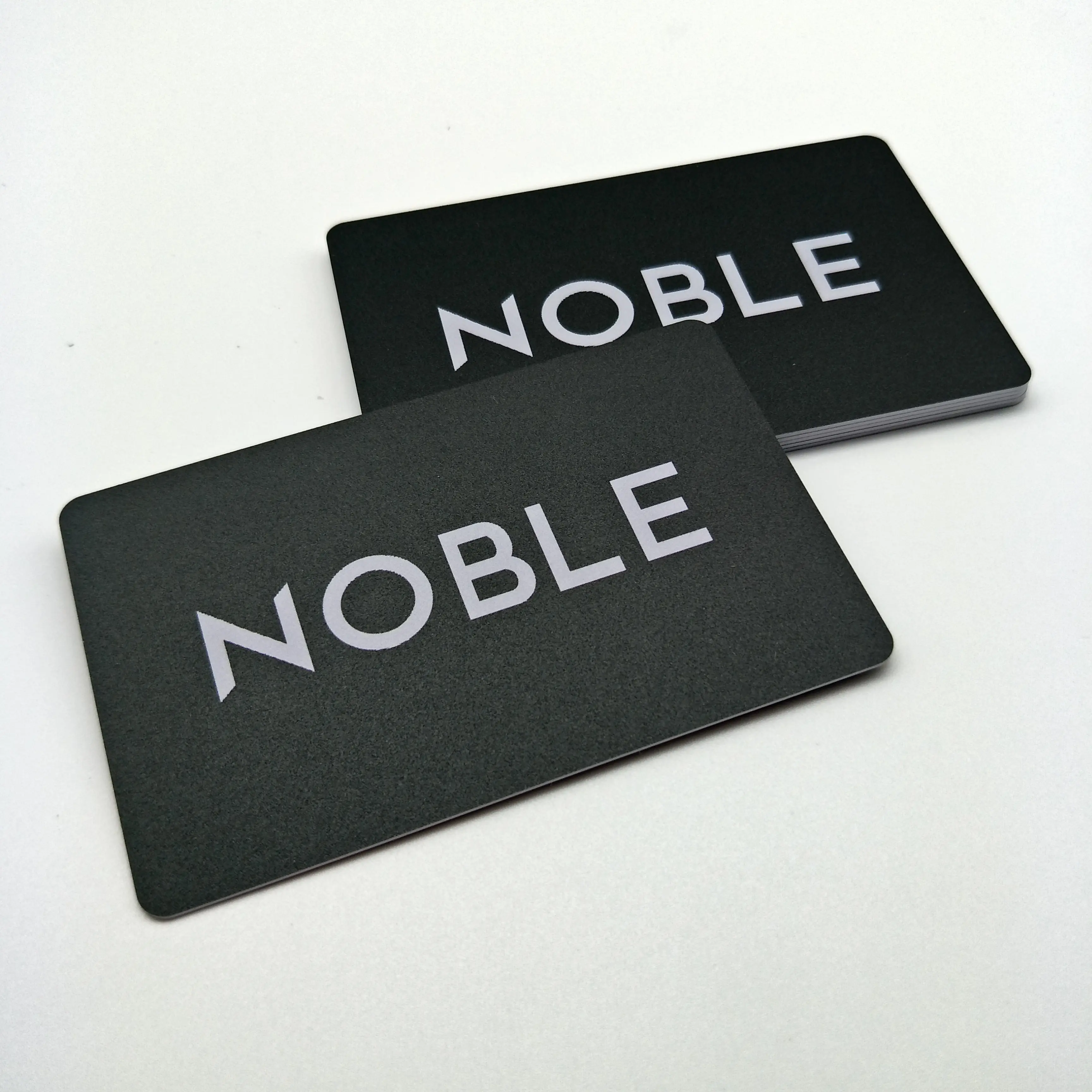 Роскошная черная визитная карточка пластиковая печатная круглая угловая матовая ПВХ-карточка для малого бизнеса с индивидуальным логотипом