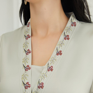 Robe élégante pour femme Zifeng OEM, style moyen-oriental, en polyester, col en V, imprimée, à franges, manches longues, certifiée CE - Product Image 4