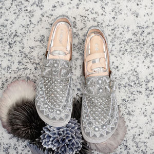 รองเท้าส้นสูงแบบปิดหัวเท้า ส้นสูง 5 นิ้ว สำหรับผู้หญิง รุ่นใหม่ สีทูโทน พื้นหนา น้ำหนักเบา พื้นรองเท้า EVA กันลื่น เหมาะสำหรับฤดูใบไม้ร่วง - Product Image 3