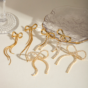 J & D Dainty takı paslanmaz çelik 18K altın inci taklidi zincirleri yay şekilli püskül uzun küpe seti - Product Image 6