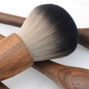 Lilywild جديد عصري بدون علامة تجارية خاصة بك مسحوق أحمر خدود كبير فرشاة مكياج من خشب الخيزران الطبيعي الاصطناعي عالية الجودة من خشب الجوز - Product Image 2
