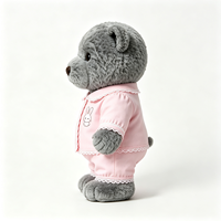 Peluche Ours Gris Moelleux avec Tenue de Nuit en Dentelle Délicate et Motif Lapin Mignon, Compagnon de Sommeil
