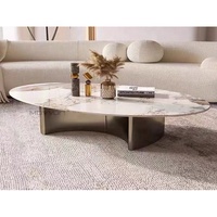 Tables basses de luxe modernes avec plateau en marbre et base irrégulière, en teck d'excellente qualité, meubles pratiques pour salon, style ferme et école