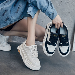 Chaussures pour femmes en cuir de vachette blanc, printemps-été 2025, baskets décontractées toutes occasions avec doublure en maille à semelle épaisse, nouveau design sportif - Product Image 5