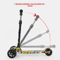 Vente en gros Scooter moderne et léger pliable à 3 roues en PU pour enfants Lumière clignotante imprimée à hauteur réglable pour l'extérieur